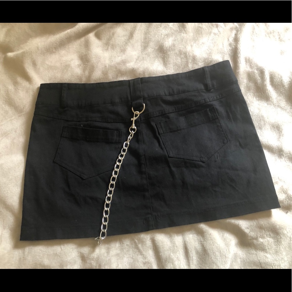 🦋current mood black mini skirt with chain🦋